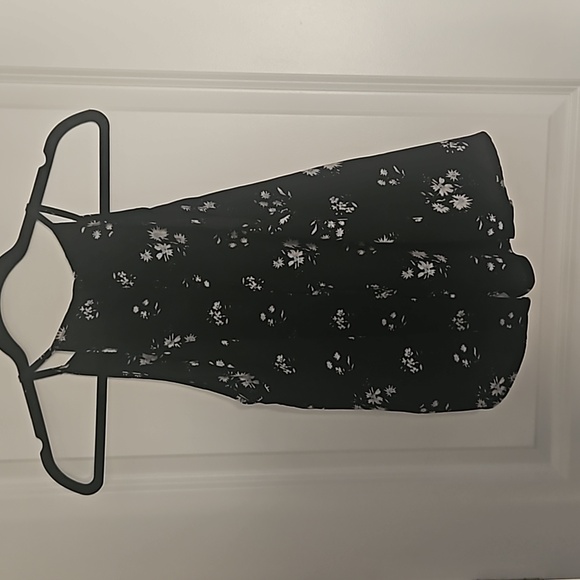 AE Floral Tank - Picture 2 of 6